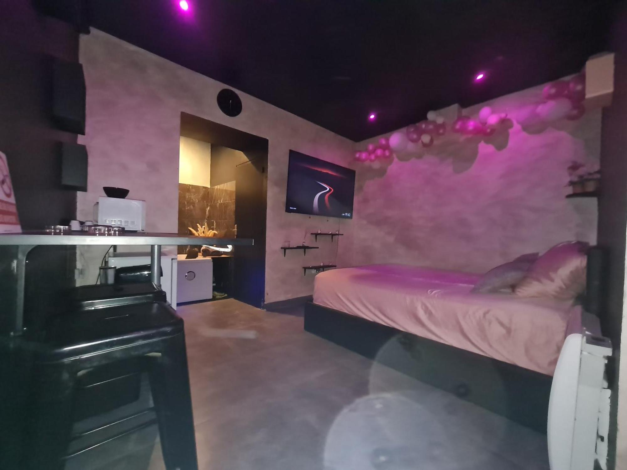 Love Room Spa Jacuzzi 리옹 외부 사진
