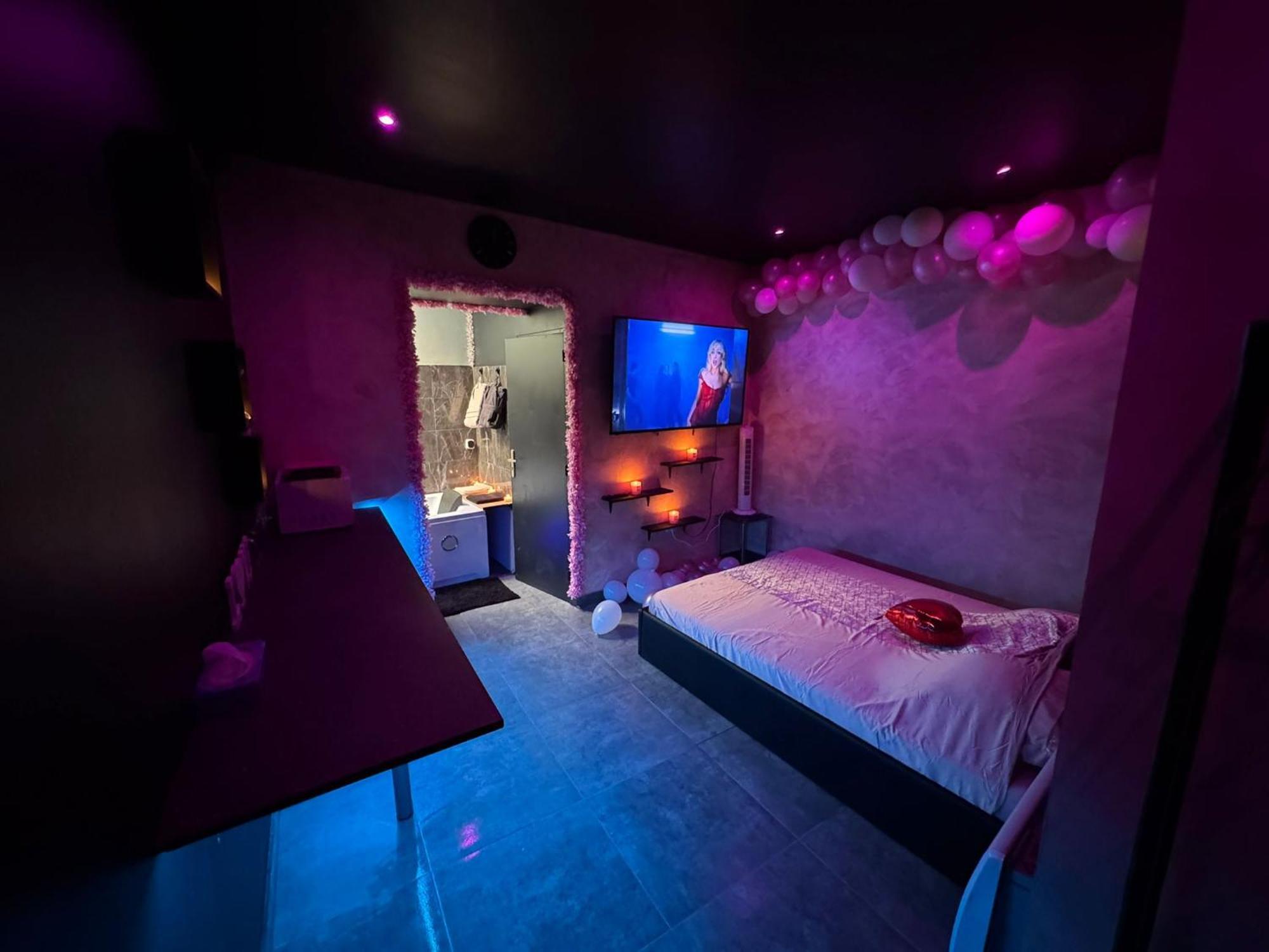 Love Room Spa Jacuzzi 리옹 외부 사진